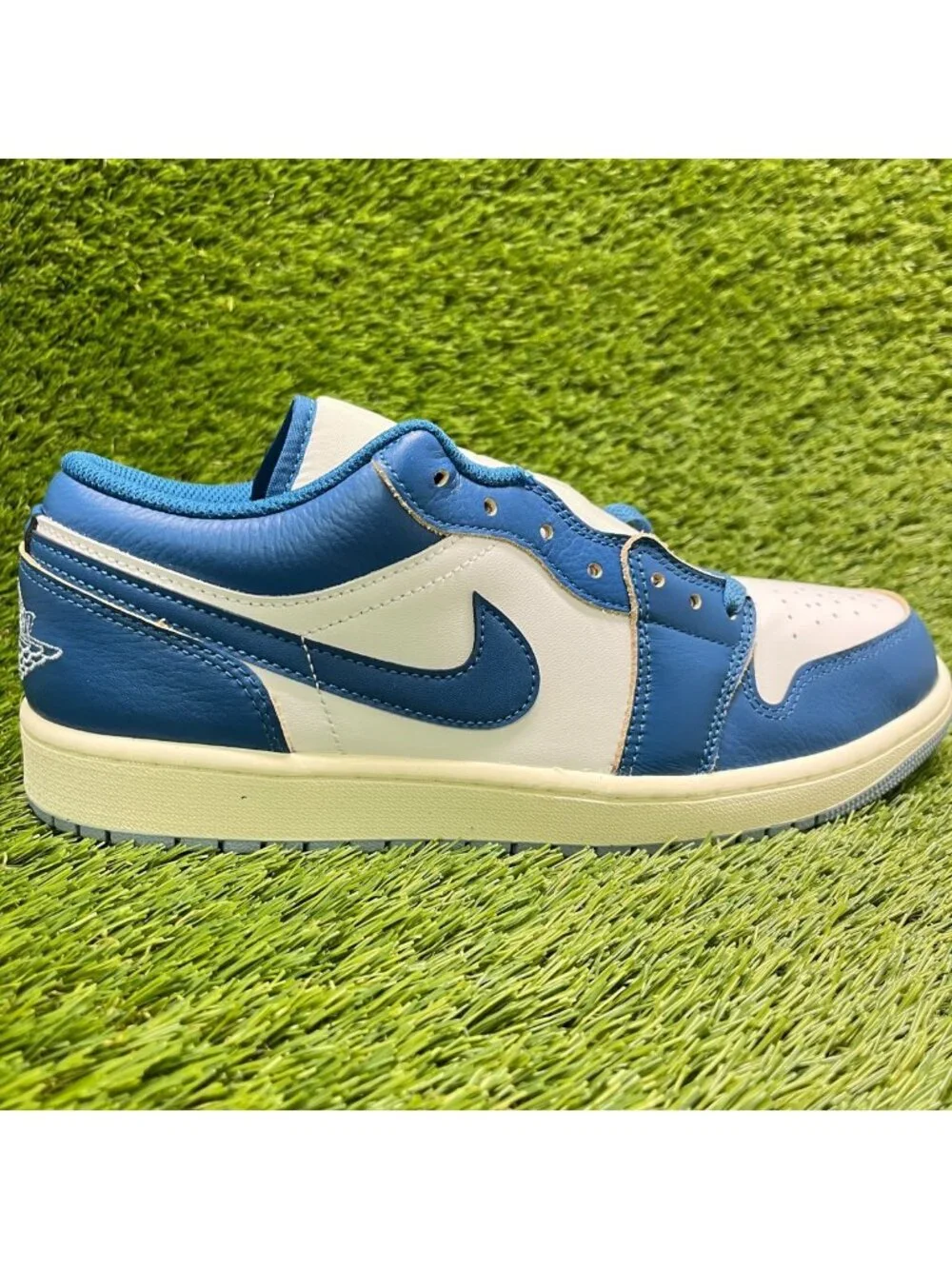 Nike Air Jordan 1 Low SE Mens Size 11 White Blue Athletic Leather Shoes Sneakers